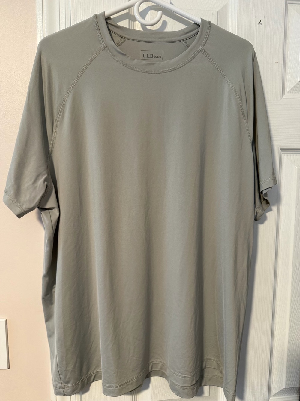 L.L. Bean Men's Short-Sleeve Rash Guard in Light Gray SPF 50
